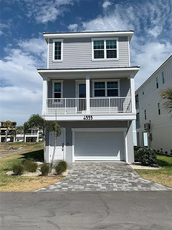 3 bed, 2.5 bath, 1678 sqft, $7,000 — Photo 1