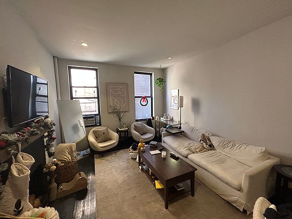 4th image of 161 W 10th St APT 2A