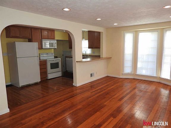4th image of 928 N 37th St