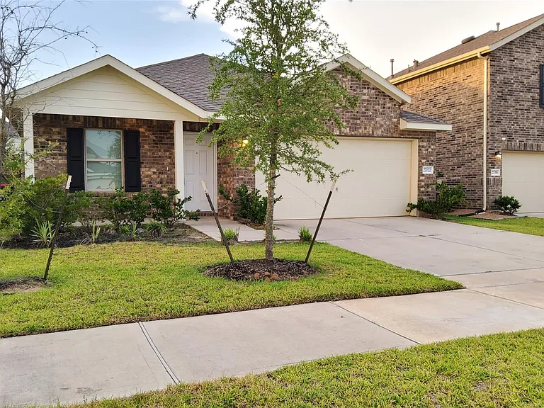 27022 Breakaway Ln — Photo 3