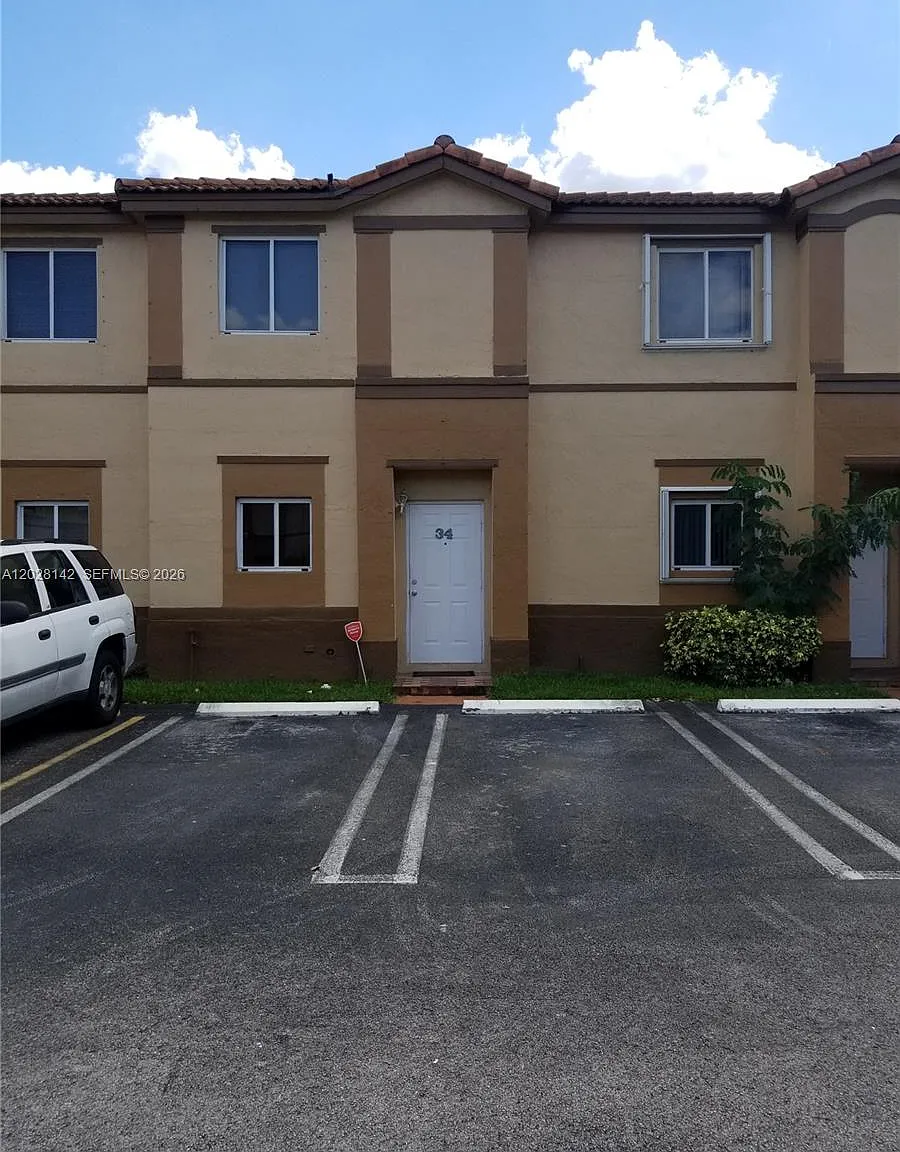 Bristol At Kendall Condo — Photo 2