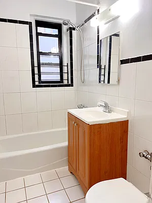Rented by Voro, LLC | media 4