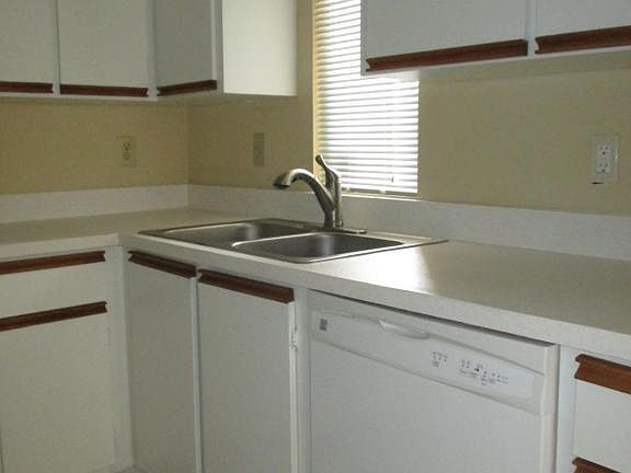 5th image of 1550 SE Royal Green Cir #103