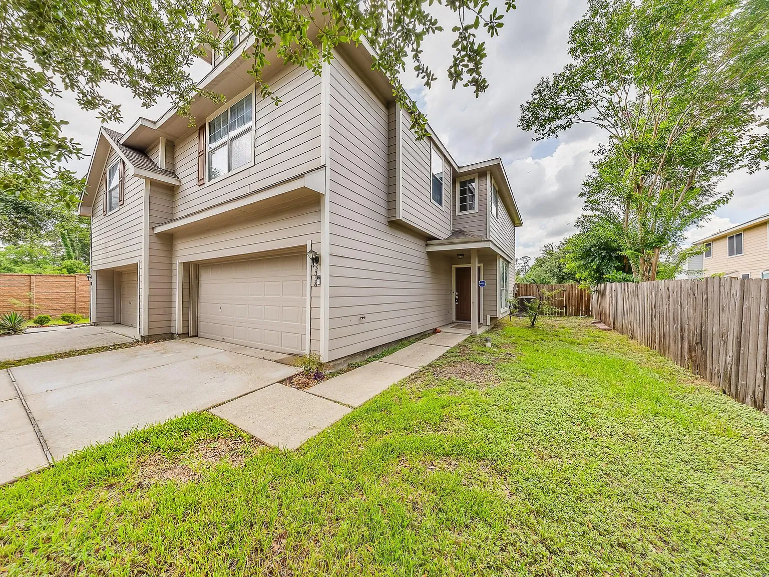 3 bed, 2.5 bath, 1683 sqft, $1,800 — Photo 1