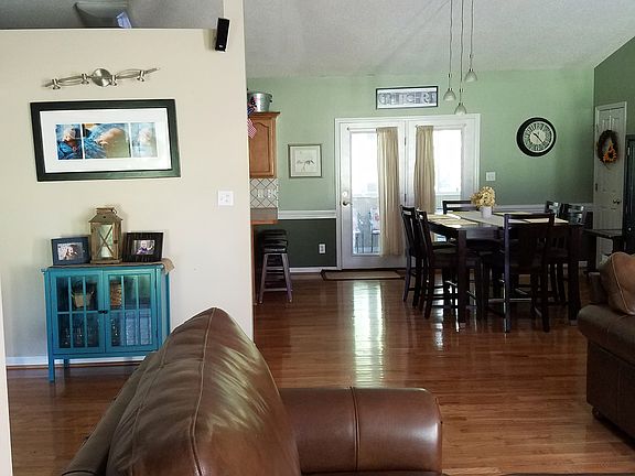 2nd image of 380 Pine Brook Pl