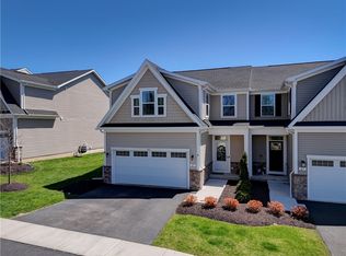65 Midlakes Dr, Canandaigua, NY