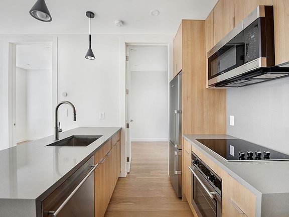 5th image of 34 Carmine St #5B
