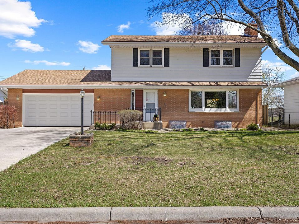 1st image of 743 McCallum Dr