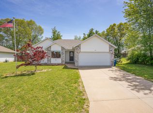 324 W Cherokee Path, Clever, MO 65631