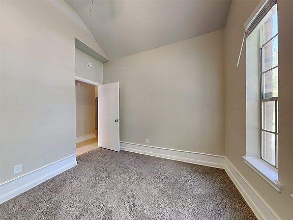 3rd image of 4926 Maurita Dr
