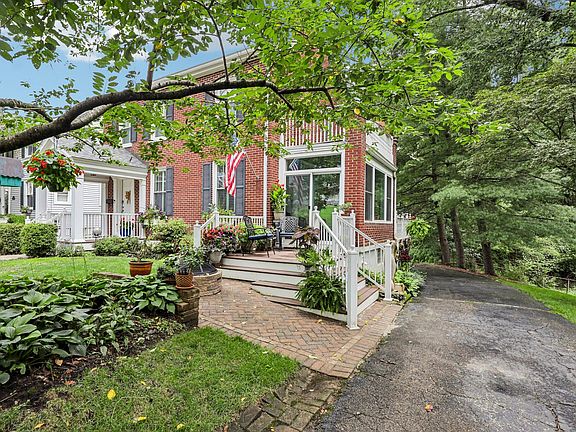 3rd image of 66 Lockwood Pl