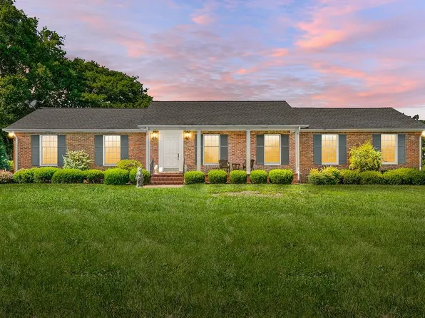 699 Foston Chapel Rd, Hopkinsville, KY 42240