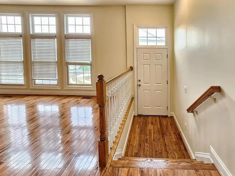 6939 Stanwick Sq — Photo 4