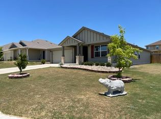 136 Denton Dr, Hutto, TX 78634