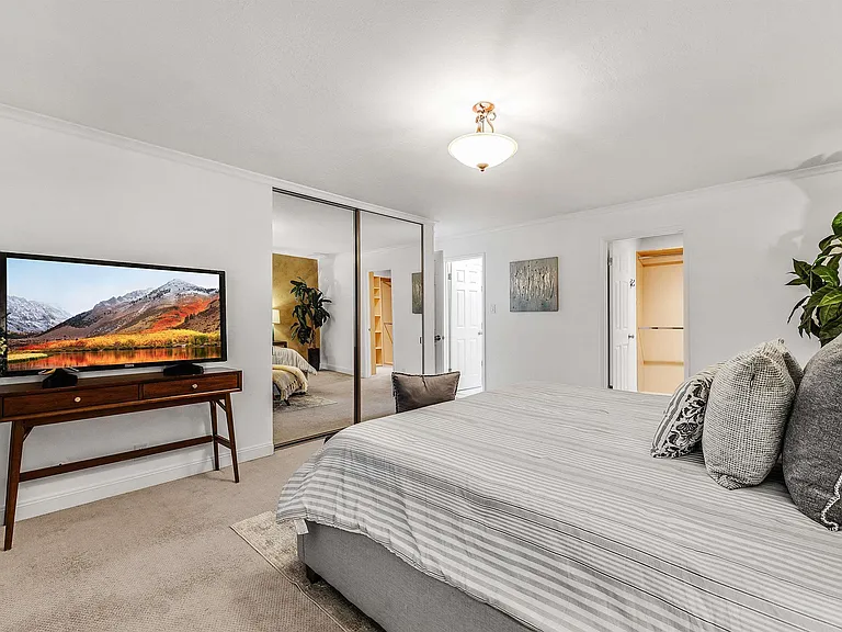 1120 Hollywood Ave #1 — Photo 11