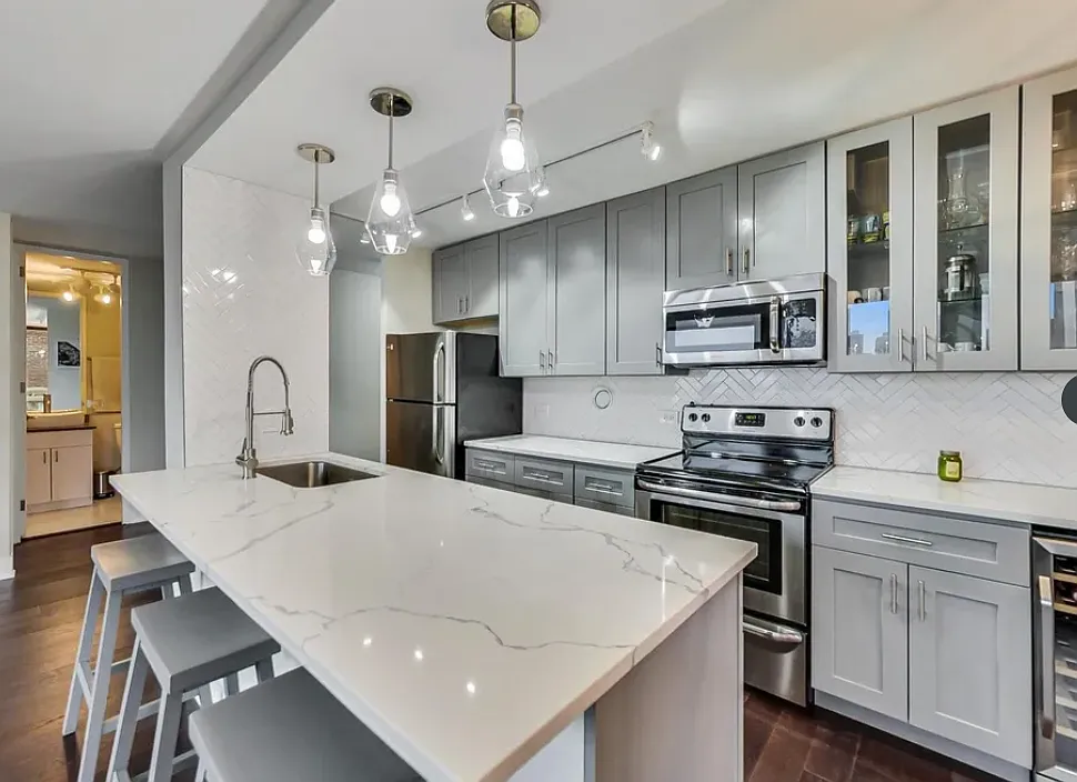 2 bed, 1100 sqft, $3,750 — Photo 2