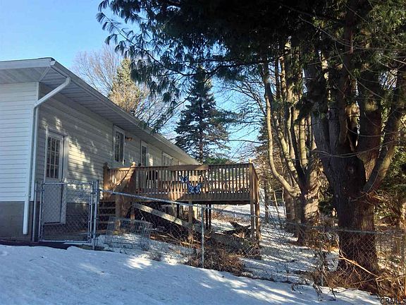3rd image of 11 Danielwood Dr