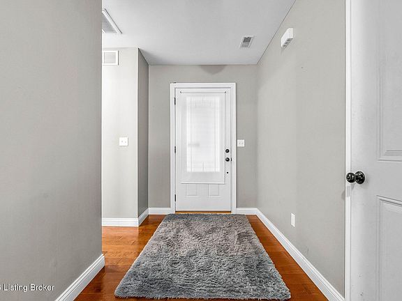 5th image of 502 Meadowcrest Dr