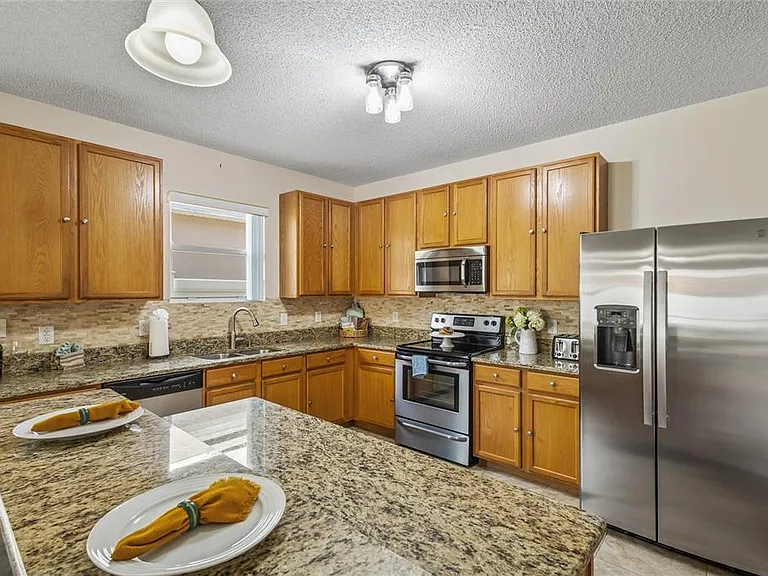 422 Graystone Blvd — Photo 4