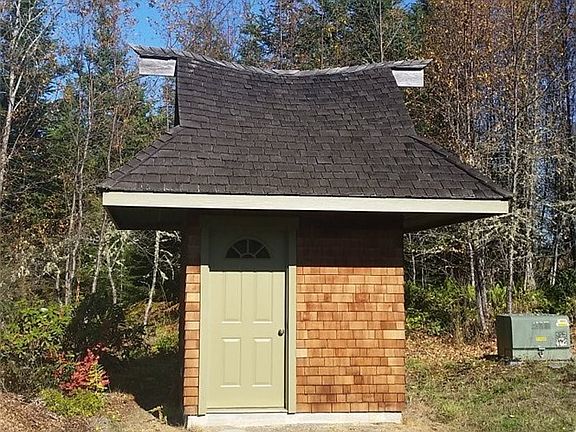 5th image of 136 Red Deer Dr