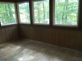 7127 Pine Grove Dr, East Stroudsburg, PA 18301
