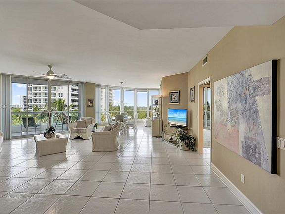 4th image of 21150 Point Pl APT 805
