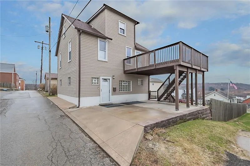 1505 Poplar St photo 1