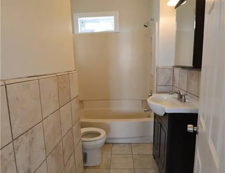 125 Wolcott St #2 — Photo 6
