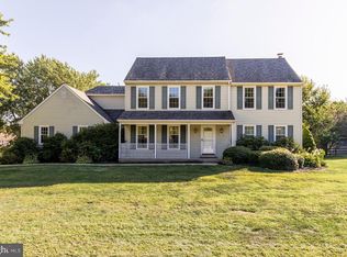 128 Heather Hill Dr, Downingtown, PA 19335