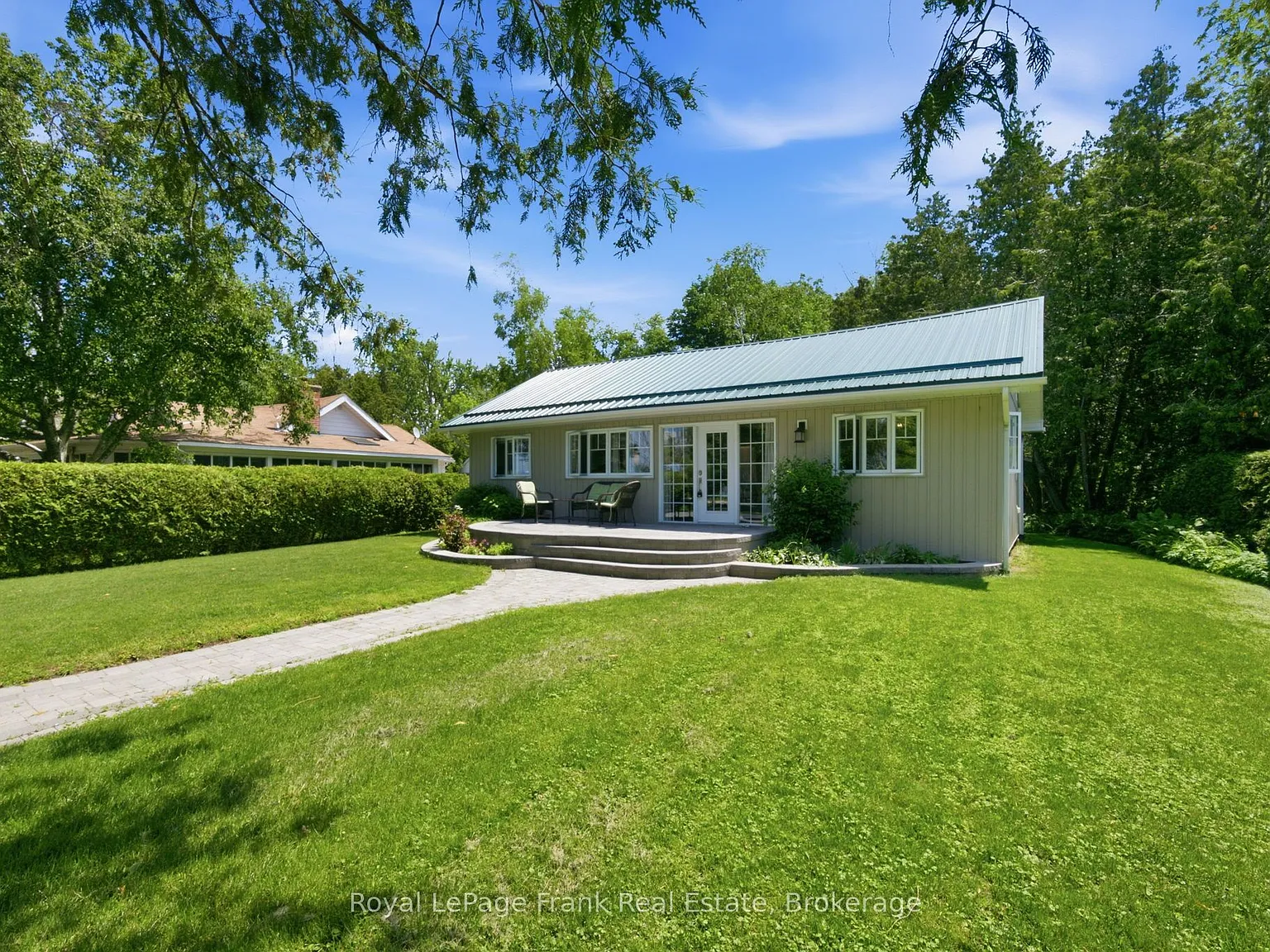 3 bed, $2,900 — Photo 2