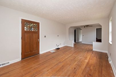 4th image of 4026 Washington Ave