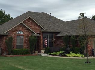 1605 SW 31st St, Moore, OK 73160