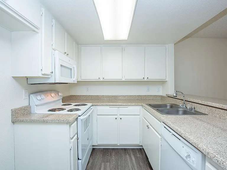 Mountain View Apartment Homes — Photo 22