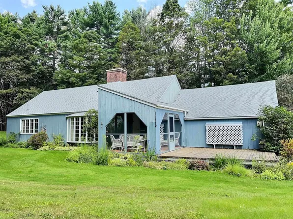 252 South Pleasant Street, New London, NH 03257