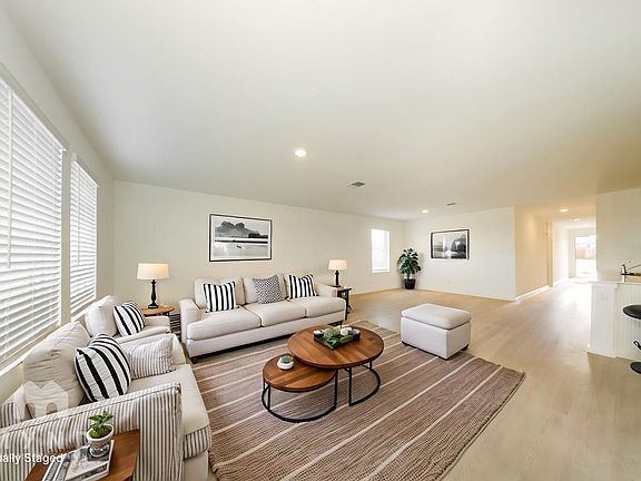 3rd image of 3736 Los Cabos Dr