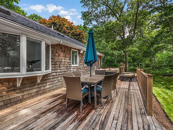 5th image of 126 Ambleside Drive