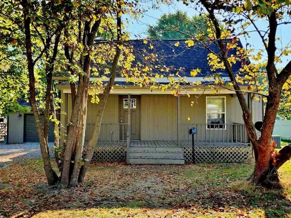 612 S 22nd St, Herrin, IL 62948