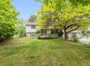 3822 Iroquois Ln, Wenatchee, WA 98801