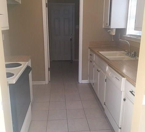 5th image of 1141 N Burbank Dr