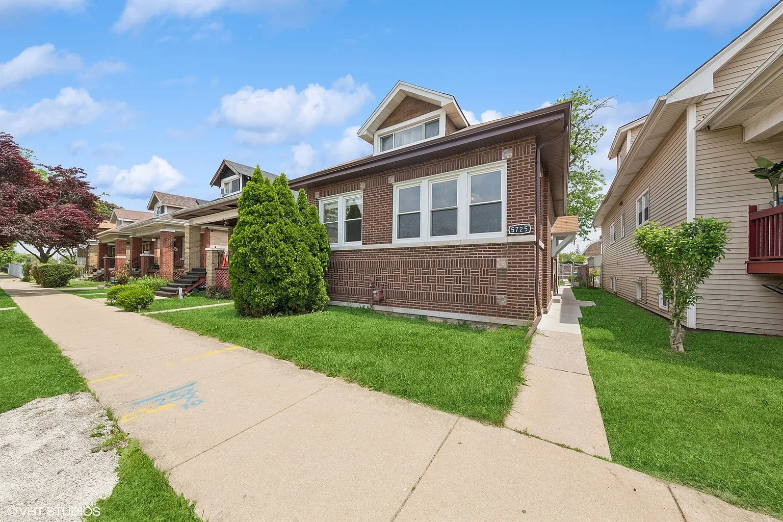 5725 S Washtenaw Ave photo 1