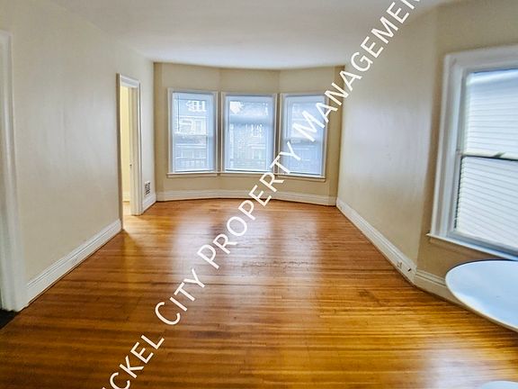 4th image of 407 Potomac Ave #2