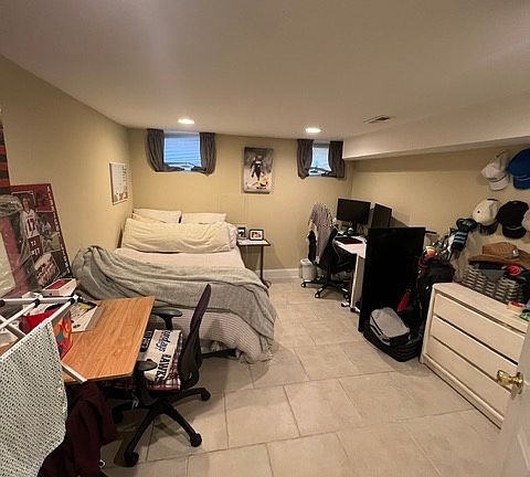 5th image of 1624 Mount Vernon St APT 1F