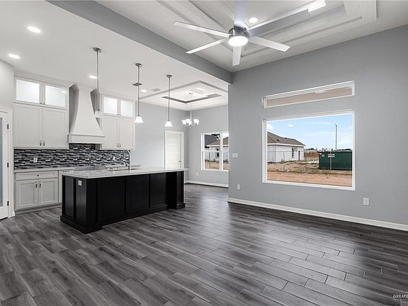 2nd image of 435 Padre Rd