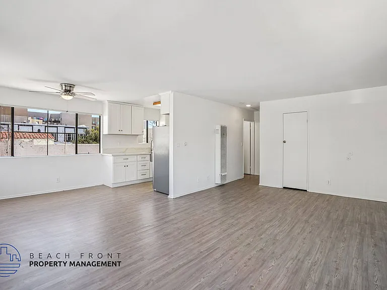 525 W 8th St — Photo 11