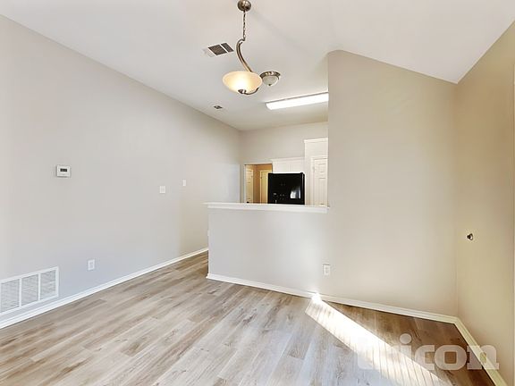 4th image of 352 N Beltwoods Dr