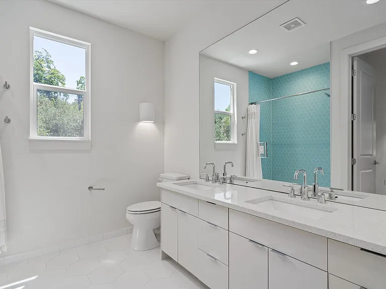 2509 S 4th St — Photo 32