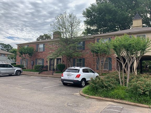 2nd image of 1204 Chamberlain Dr APT 18