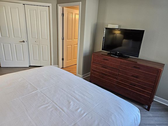 5th image of 5200 N Ocean Blvd. #157