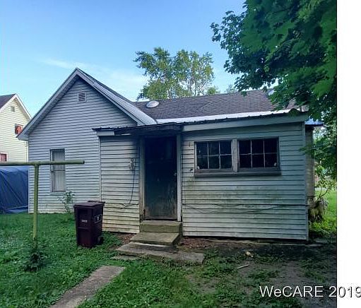 2nd image of 903 E 2nd St