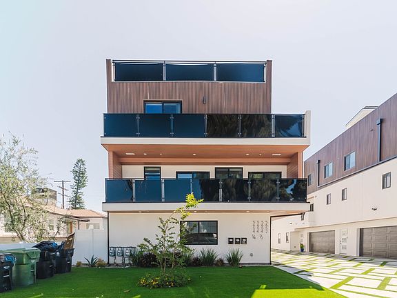 2nd image of 5654 Cartwright Ave
